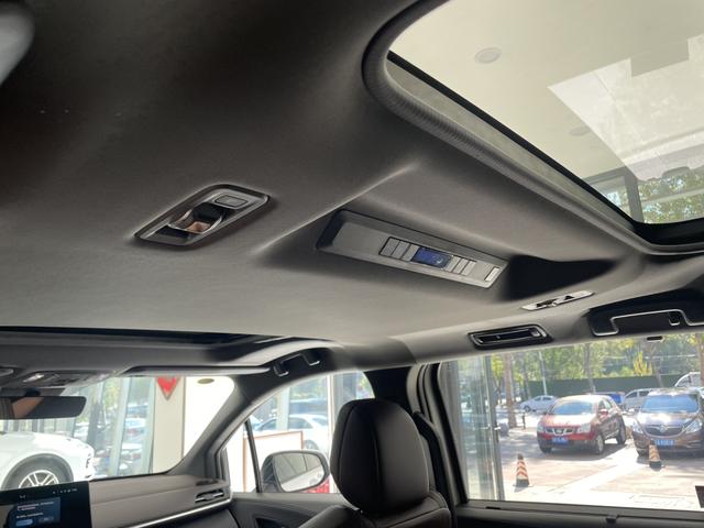 Toyota Granvia 2024 thumb 12
