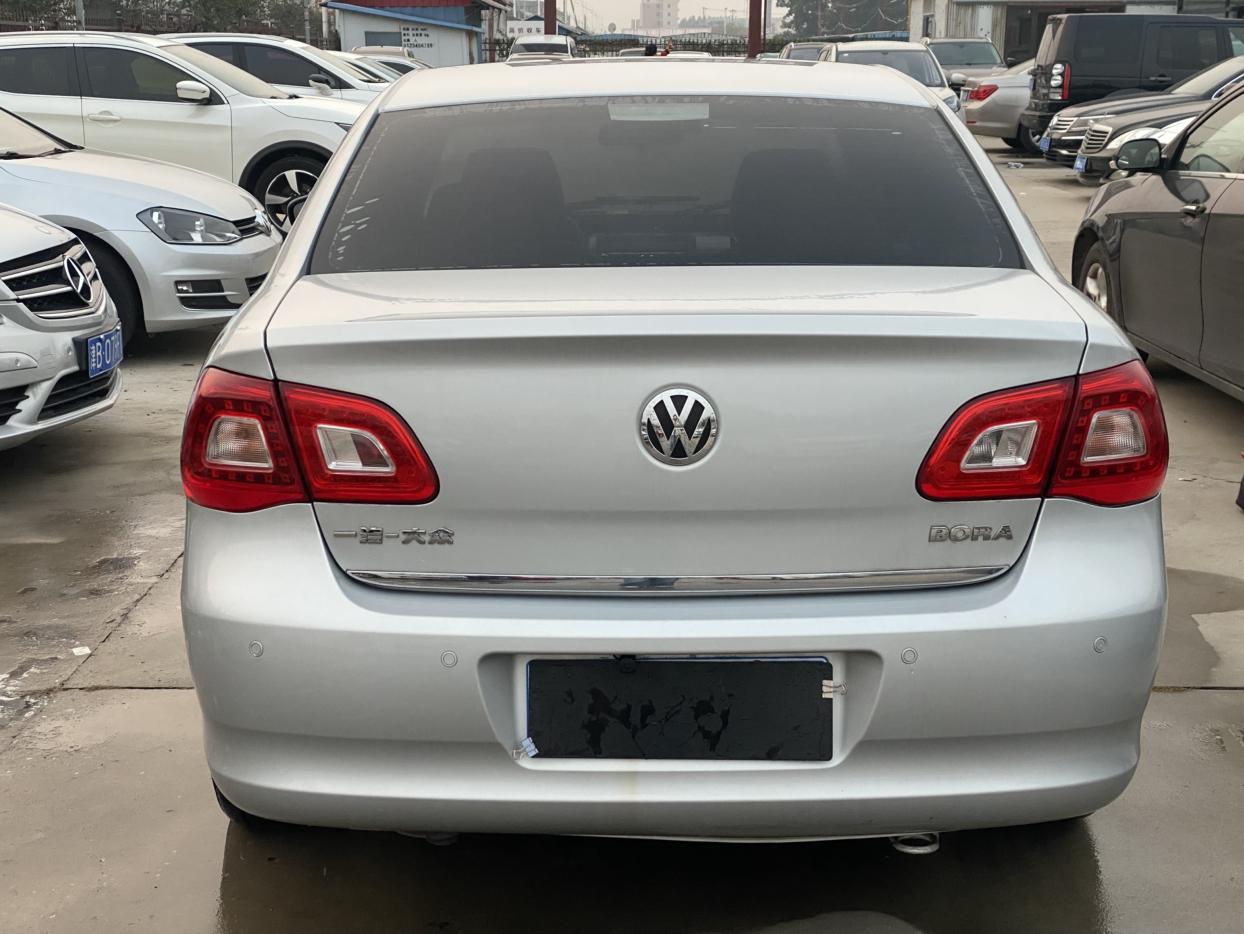 Volkswagen Bora 2011 thumb 3