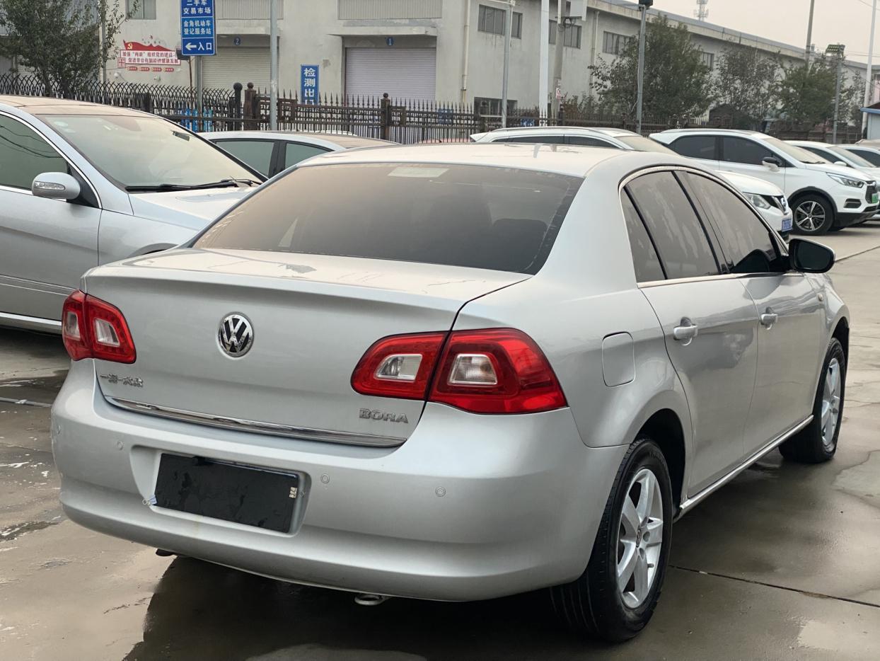 Volkswagen Bora 2011 thumb 4
