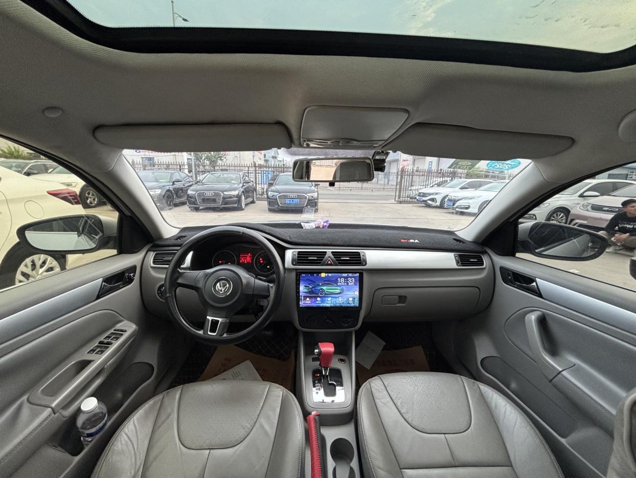 Volkswagen Bora 2011 thumb 5