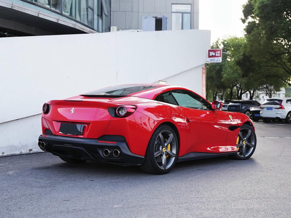 Ferrari Portofino 2019 thumb 4