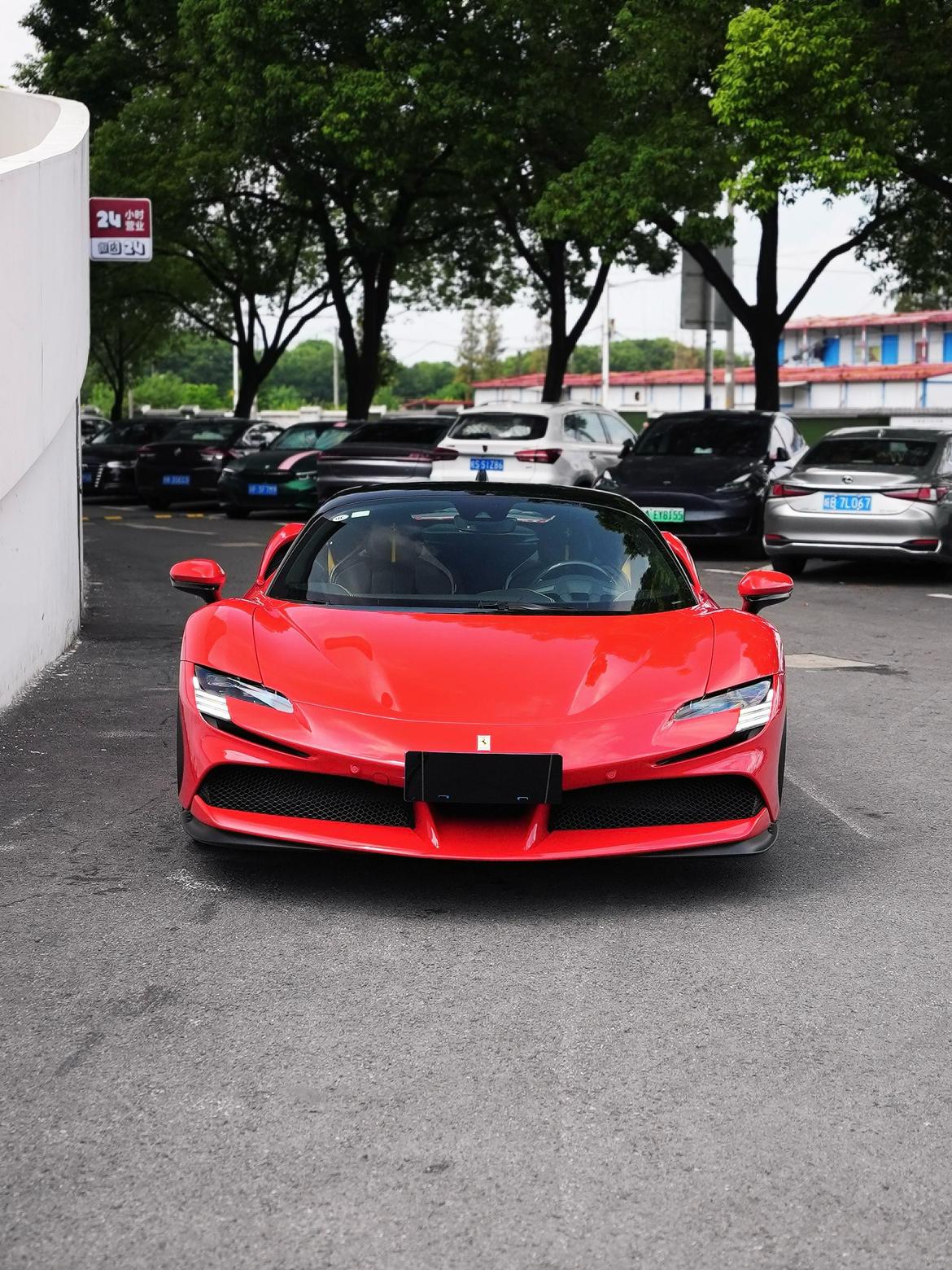Ferrari SF90 2023 thumb 6