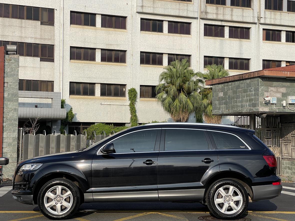 Audi Q7 2013 thumb 2