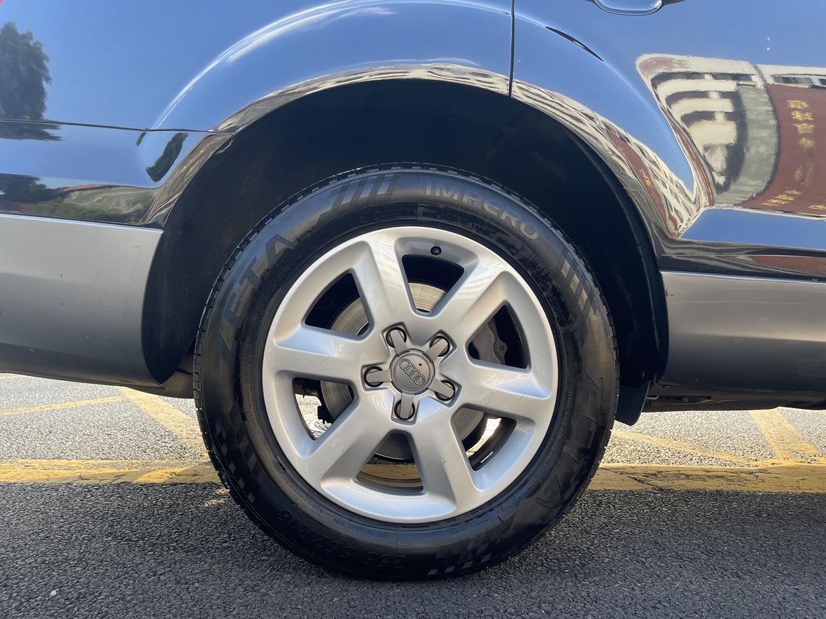 Audi Q7 2013 thumb 10