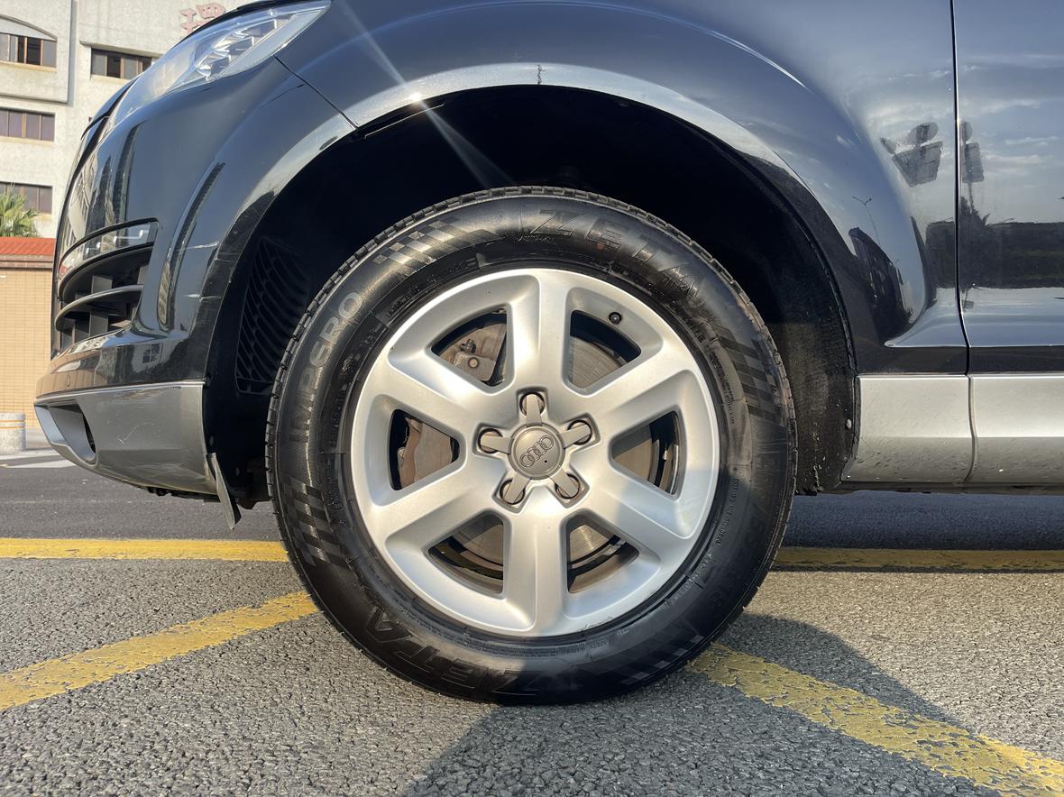 Audi Q7 2013 thumb 11