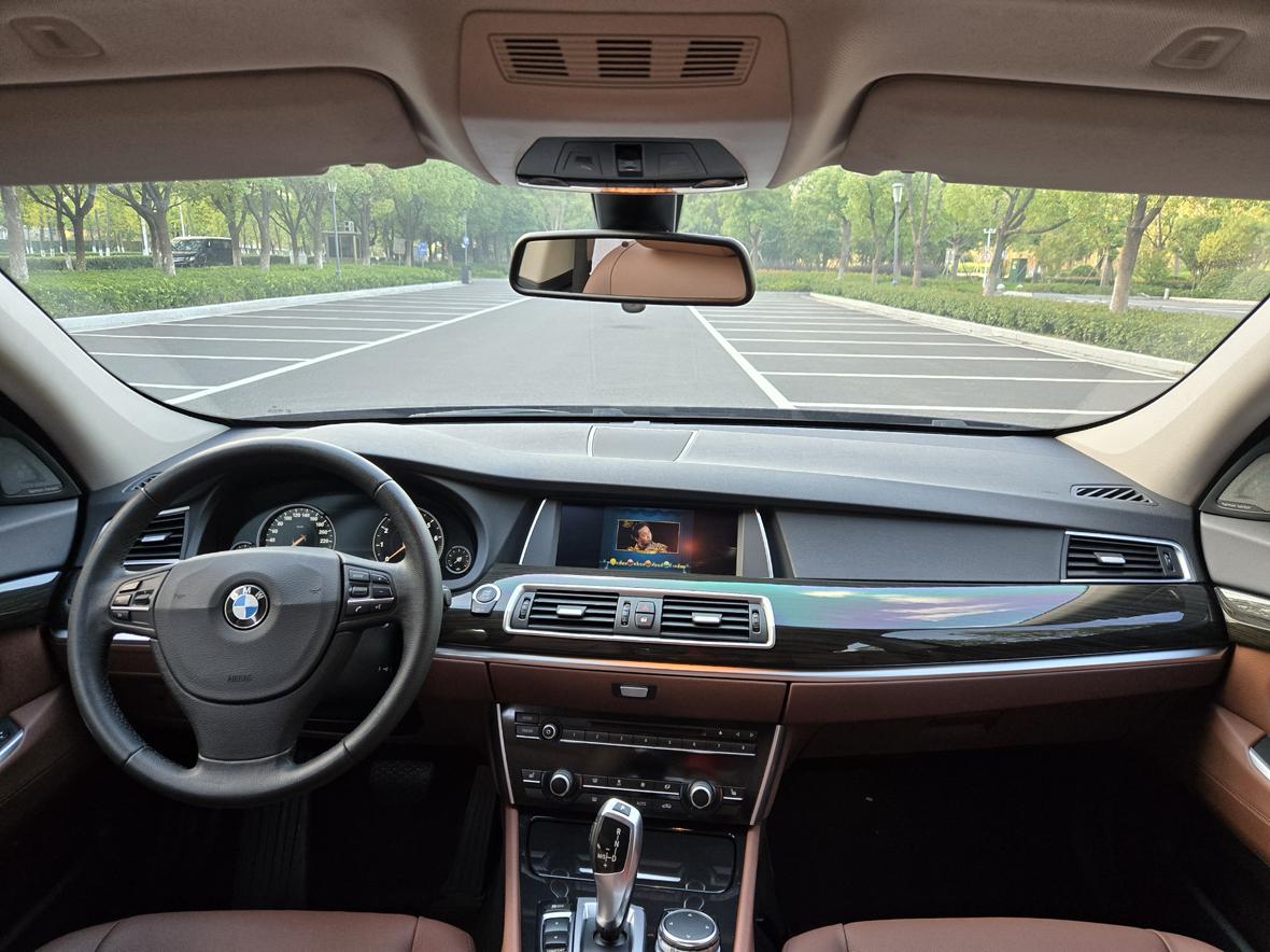 BMW 5 серии 2017 thumb 8