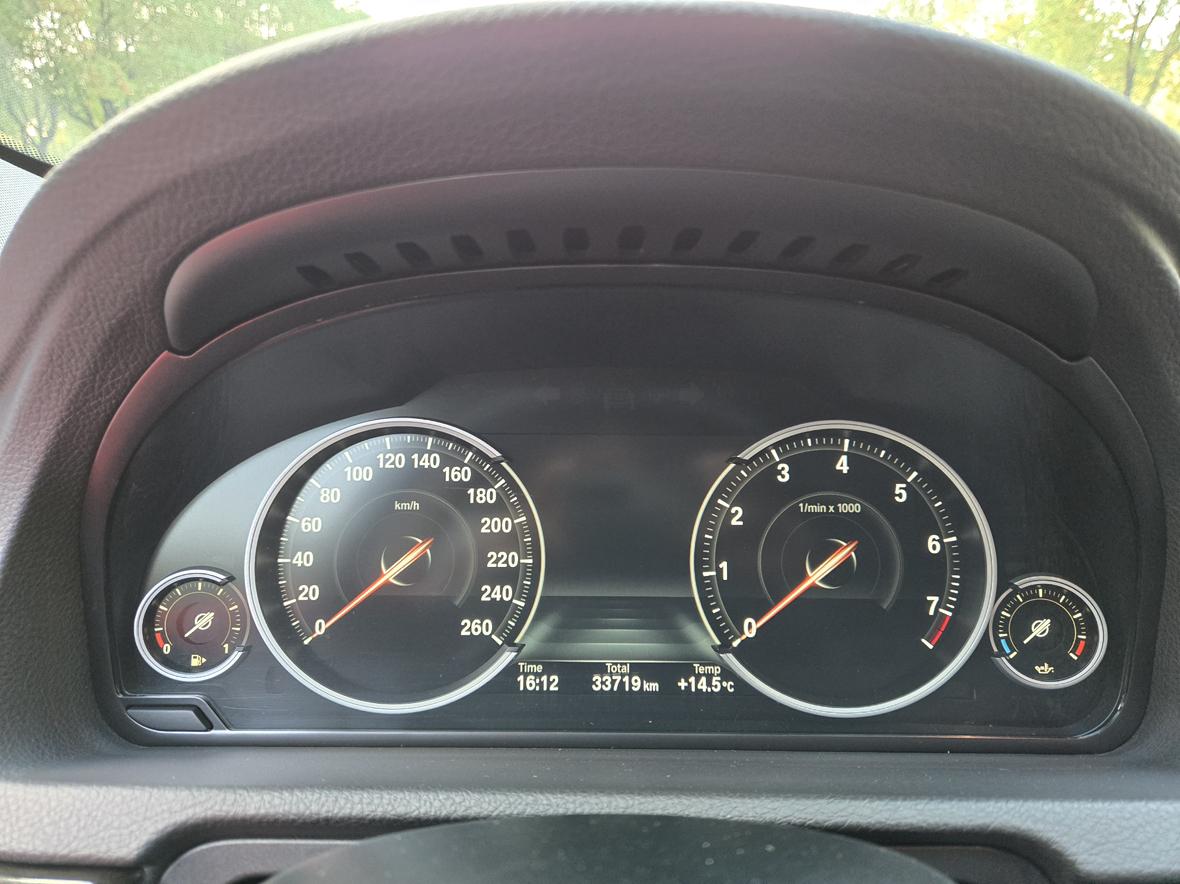 BMW 5 серии 2017 thumb 9