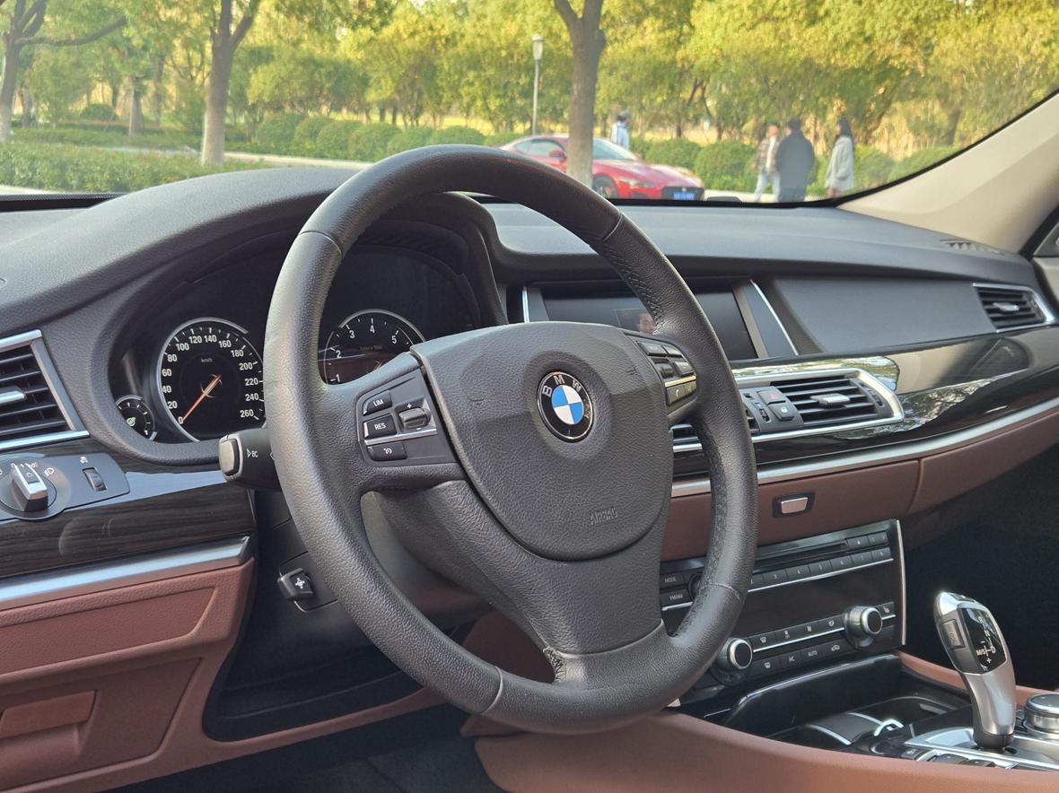 BMW 5 серии 2017 thumb 10