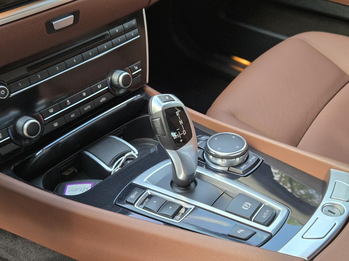 BMW 5 серии 2017 thumb 11