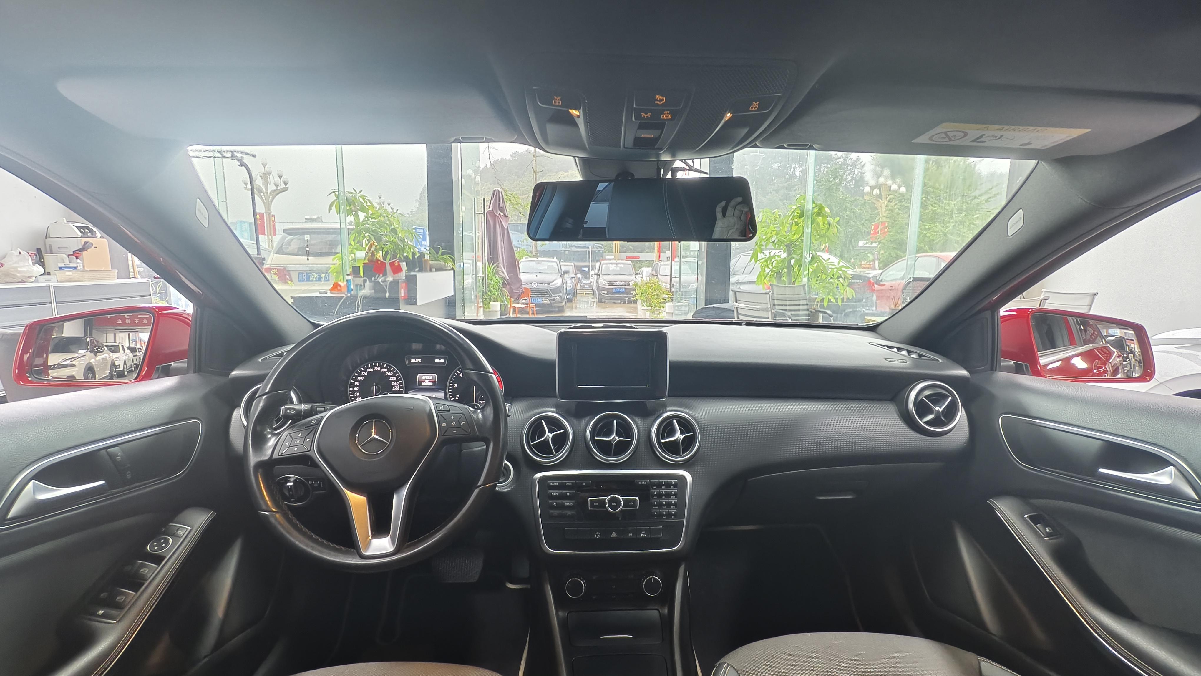 Mercedes-Benz A-Class 2015 thumb 6