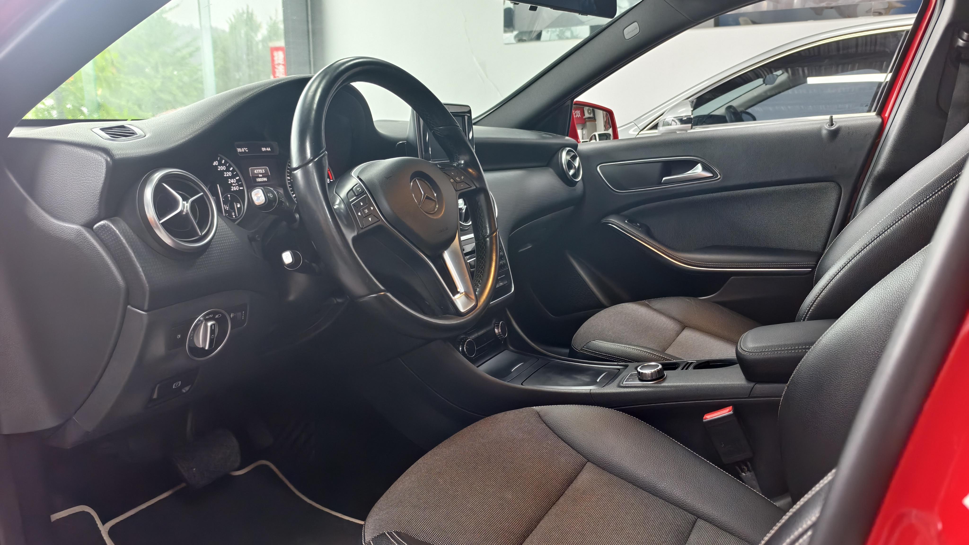 Mercedes-Benz A-Class 2015 thumb 7