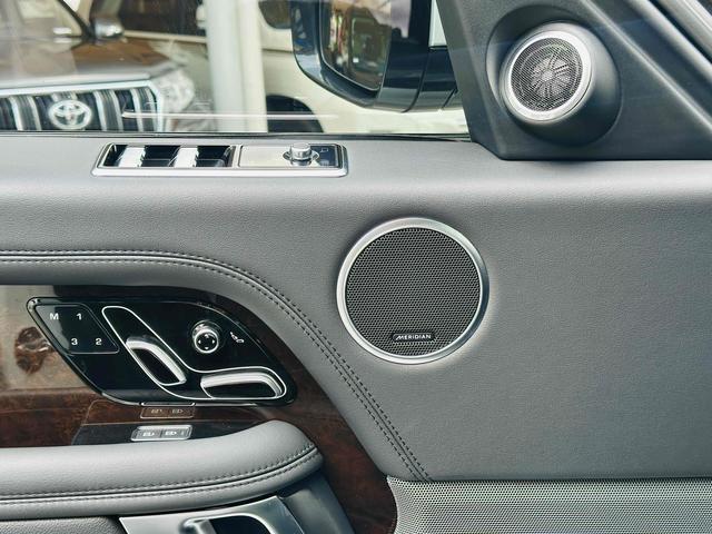 Land Rover Range Rover 2021 thumb 3