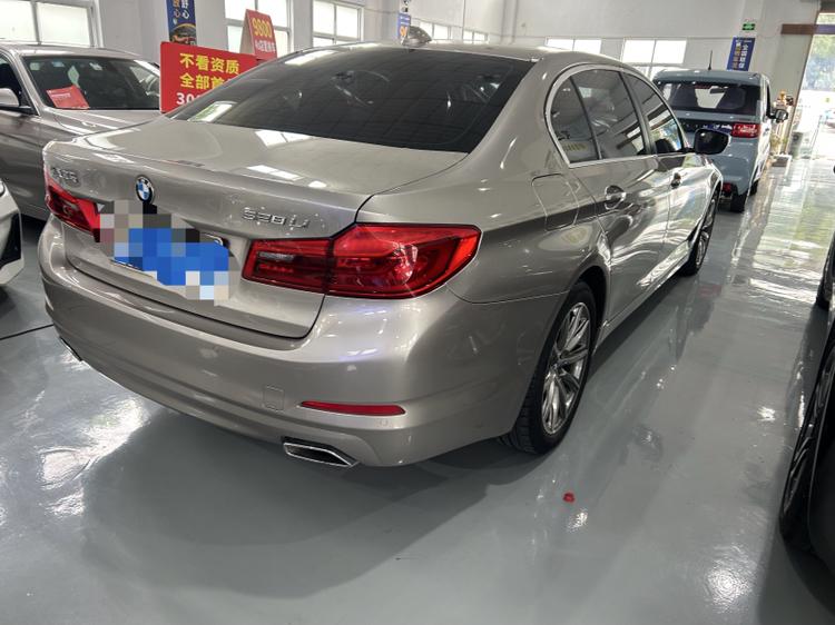 BMW 5 серии 2017 thumb 4