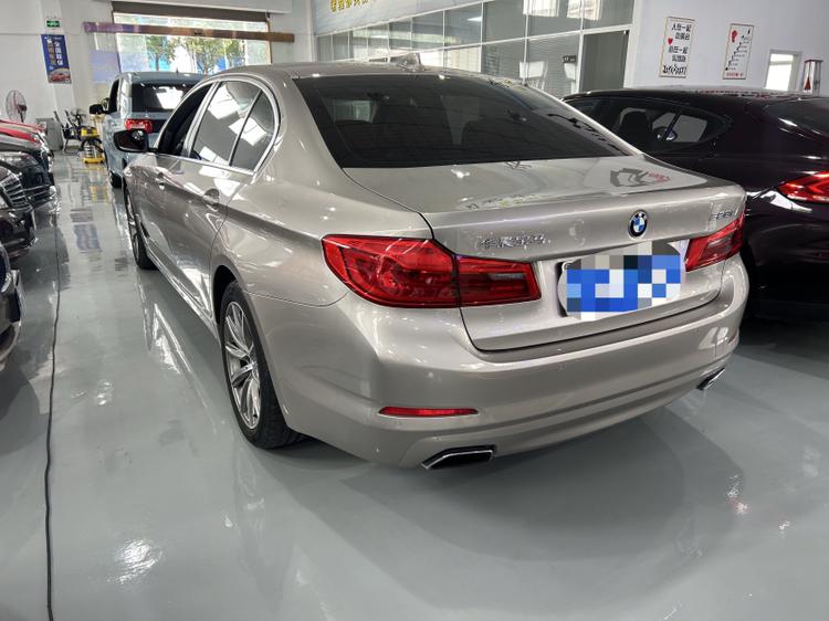 BMW 5 серии 2017 thumb 11