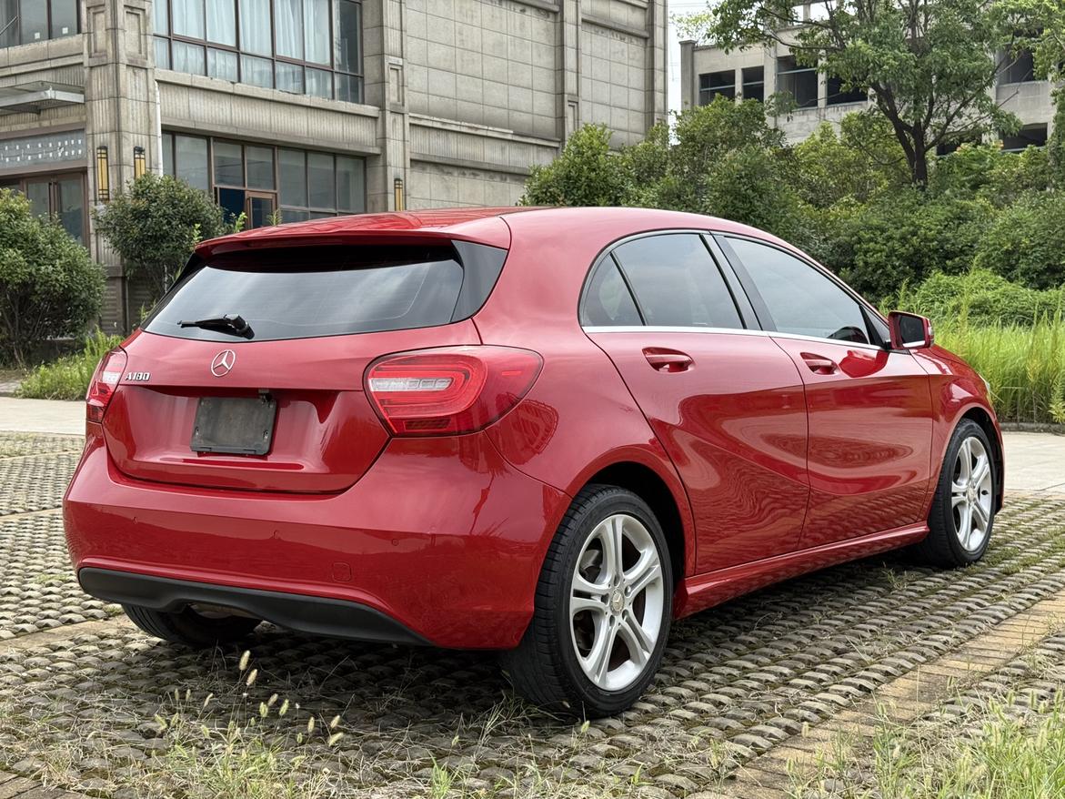Mercedes-Benz A-Class 2015 thumb 4