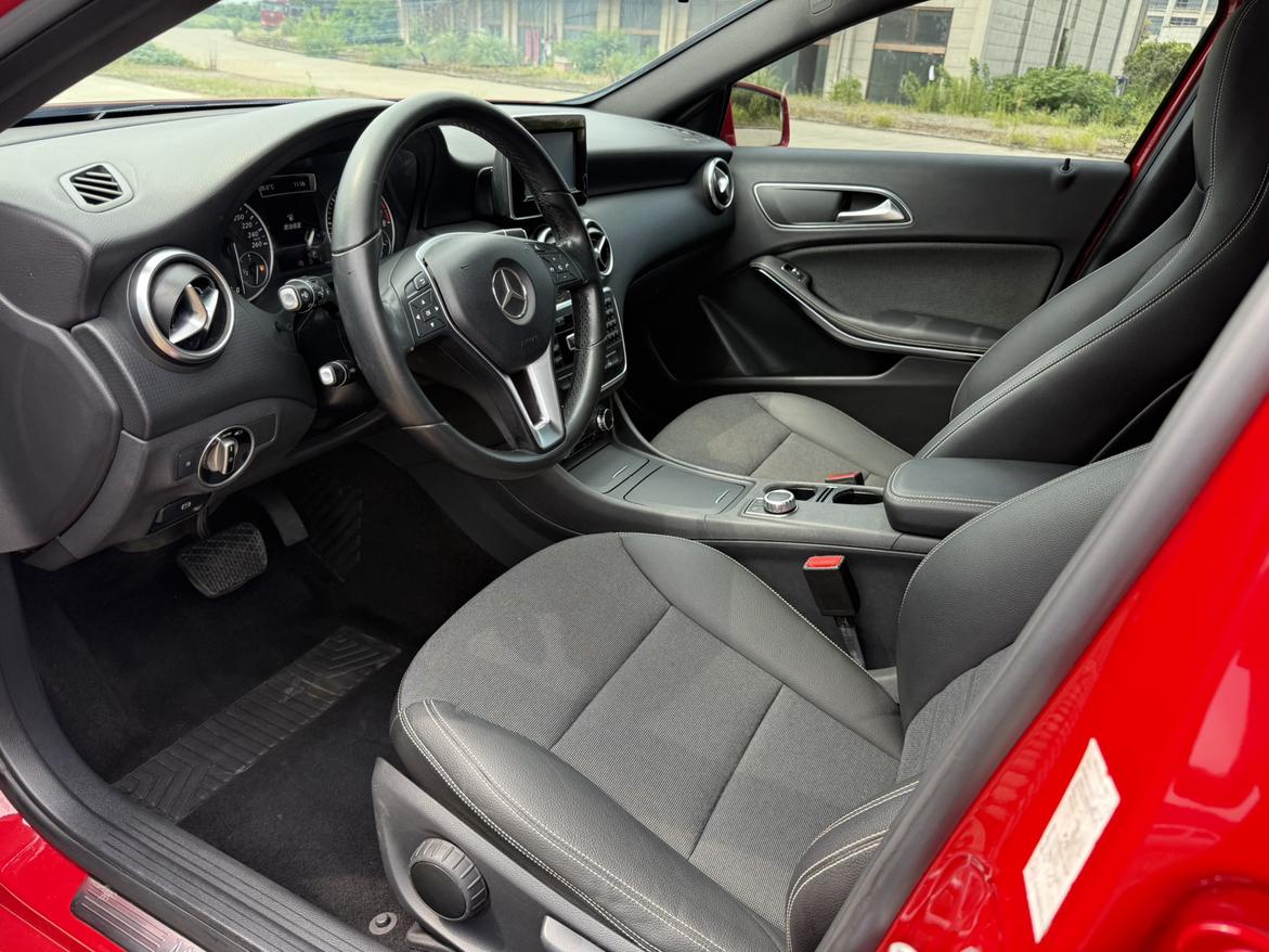 Mercedes-Benz A-Class 2015 thumb 6
