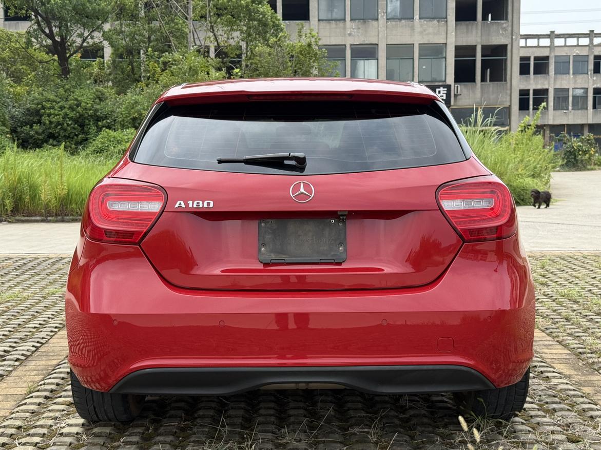Mercedes-Benz A-Class 2015 thumb 12