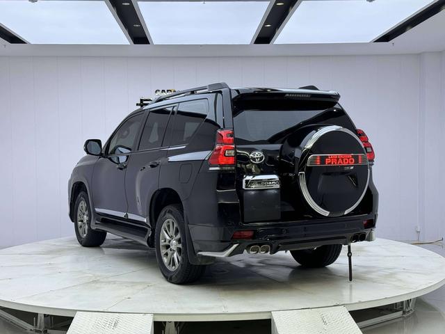 Toyota Land Cruiser Prado 2010 thumb 3