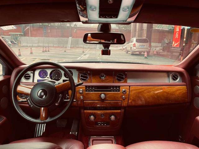 Rolls-Royce Phantom 2012 thumb 4