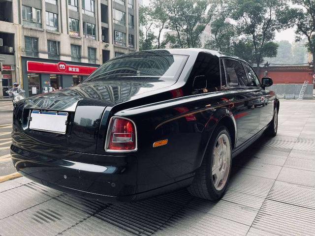 Rolls-Royce Phantom 2012 thumb 12