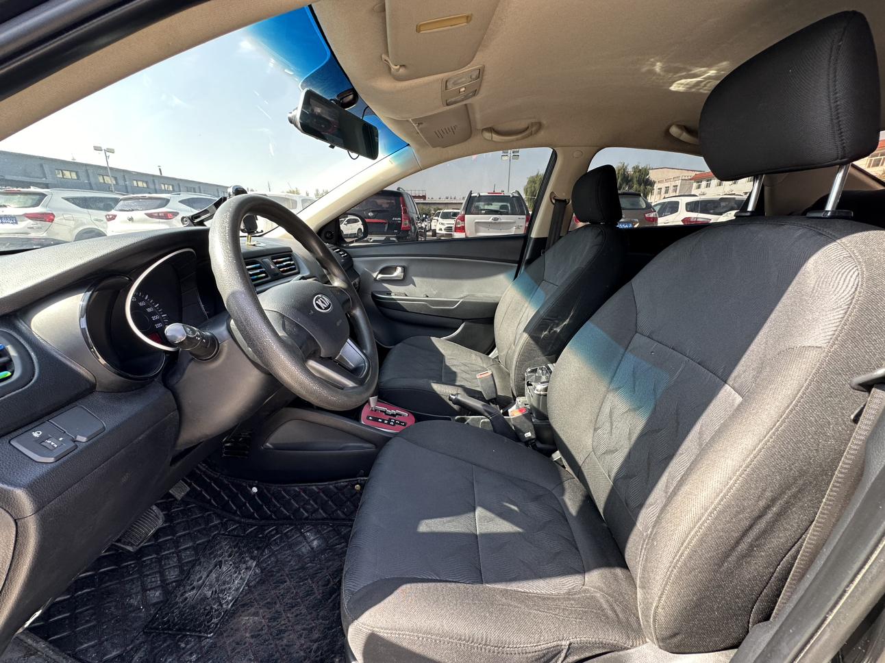 Kia Rio 2014 thumb 6