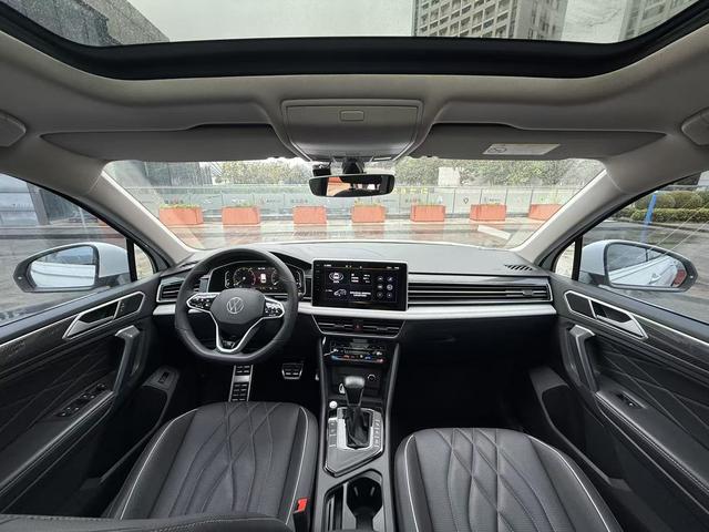Volkswagen Tiguan 2022 thumb 3