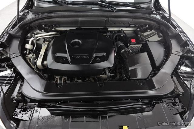 Volvo XC60 2020 thumb 4