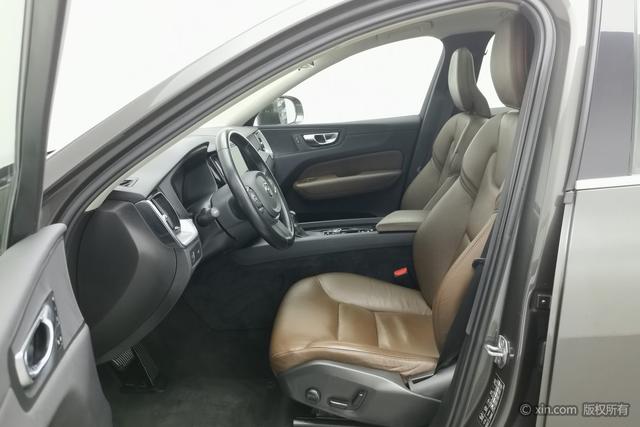 Volvo XC60 2020 thumb 10
