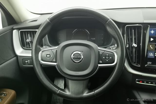 Volvo XC60 2020 thumb 12