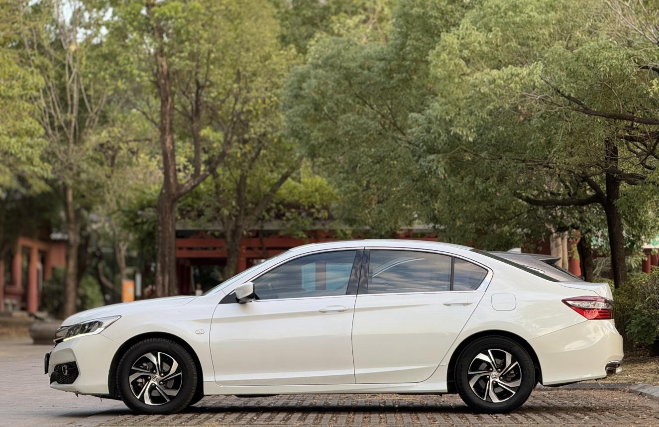 Honda Accord 2018 thumb 2