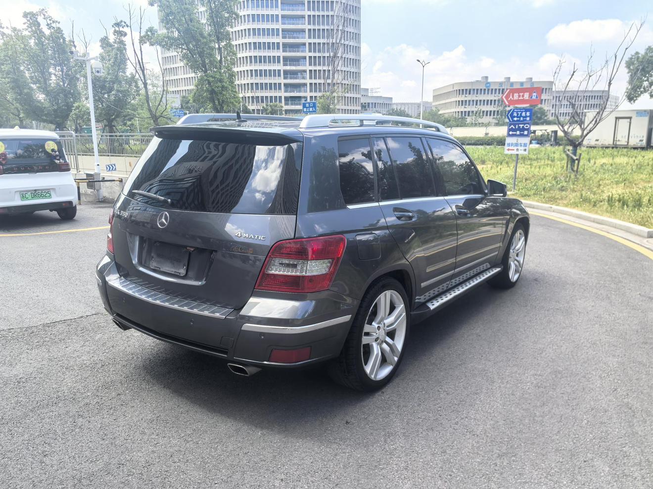 Mercedes-Benz GLK 2010 thumb 5