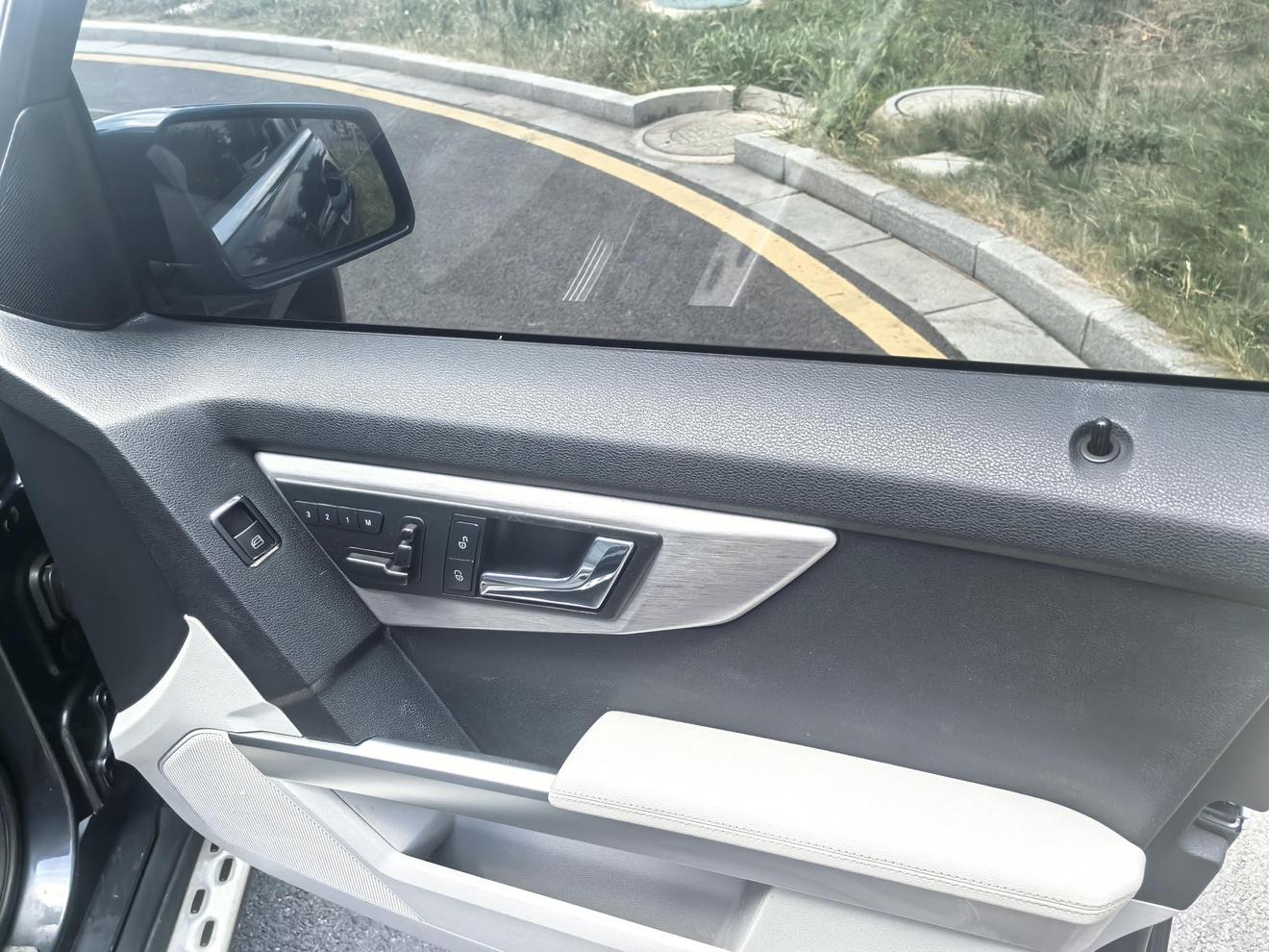 Mercedes-Benz GLK 2010 thumb 8