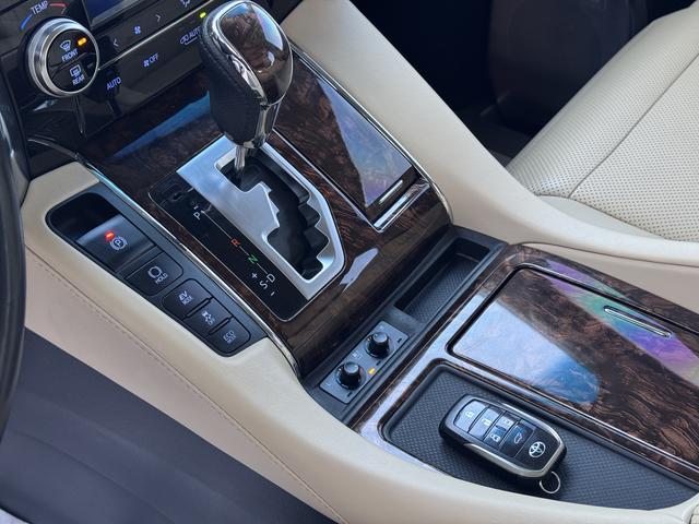 Toyota Alphard 2020 thumb 4