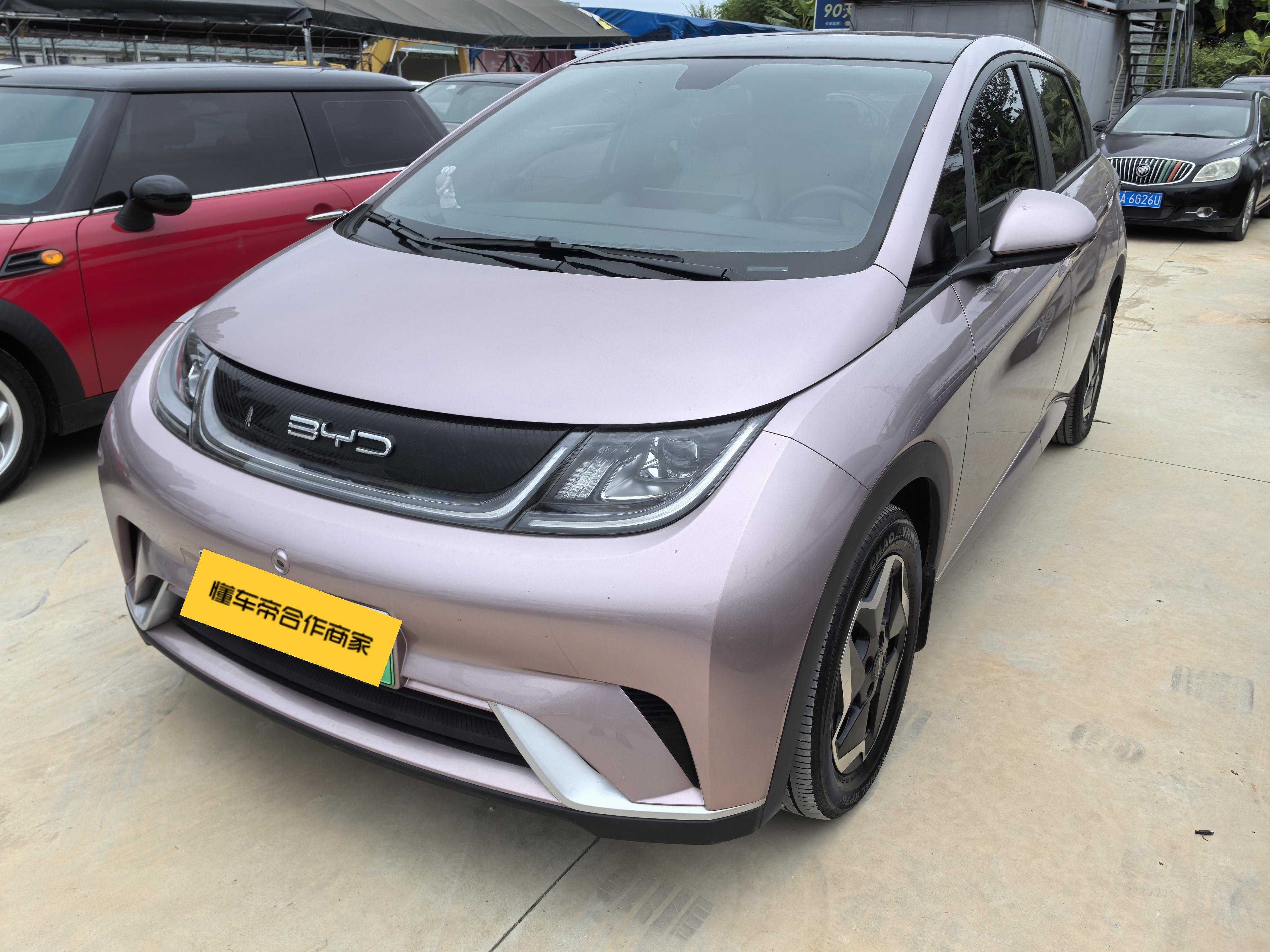 BYD Dolphin 2022 thumb 10