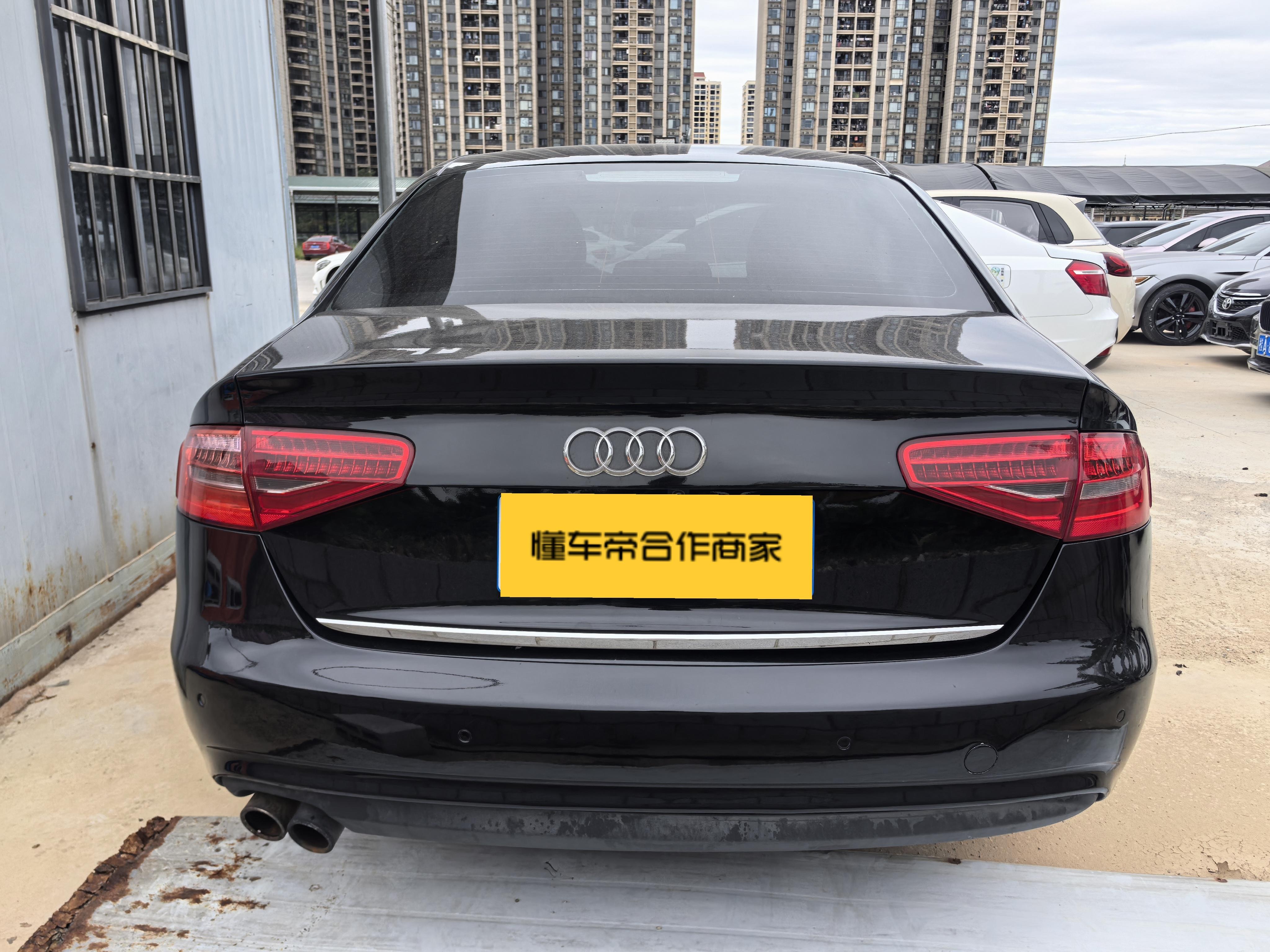 Audi A4 2014 thumb 3