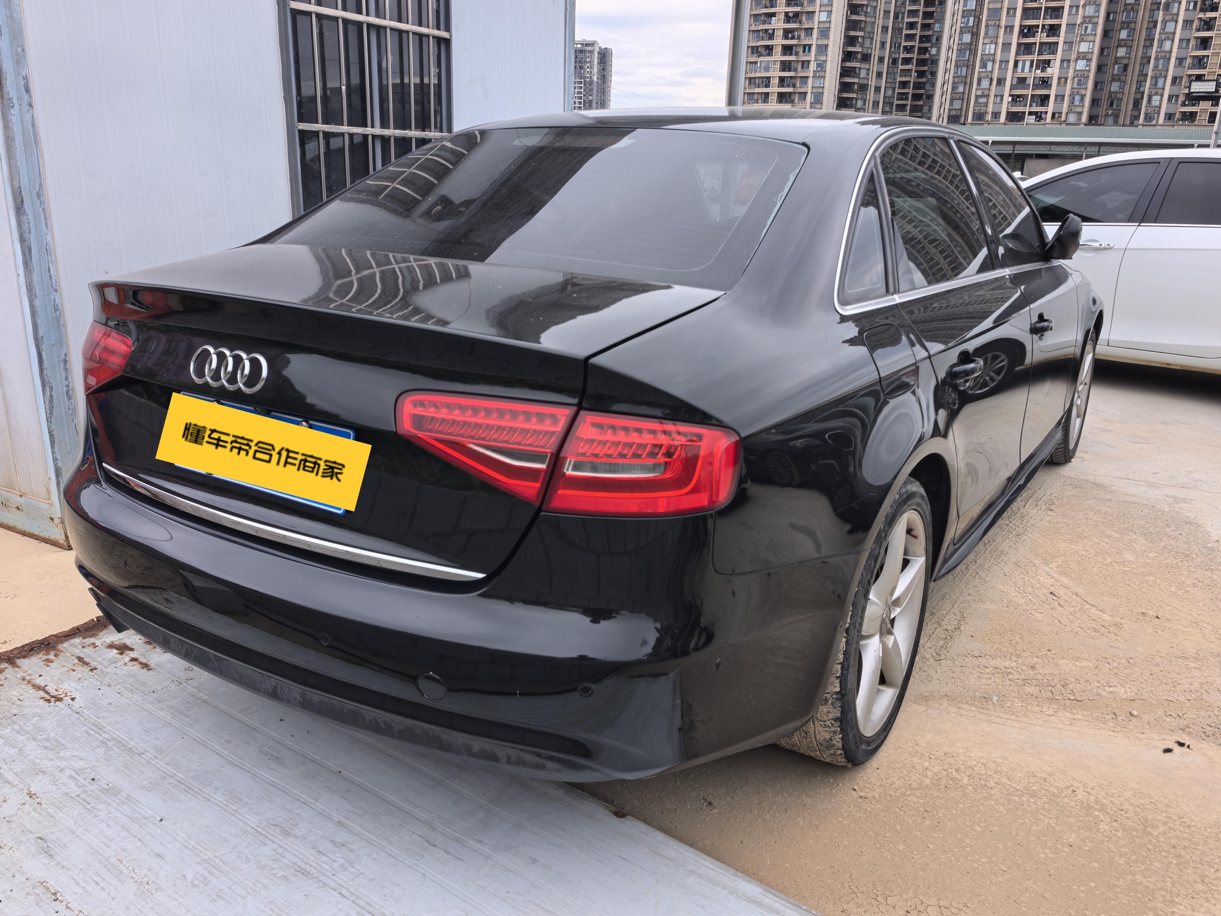 Audi A4 2014 thumb 4