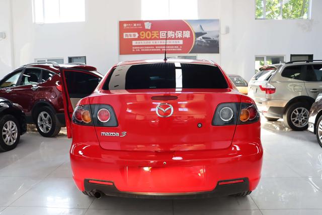 Mazda 3 2010 thumb 3