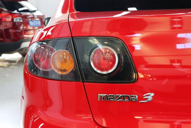Mazda 3 2010 thumb 7