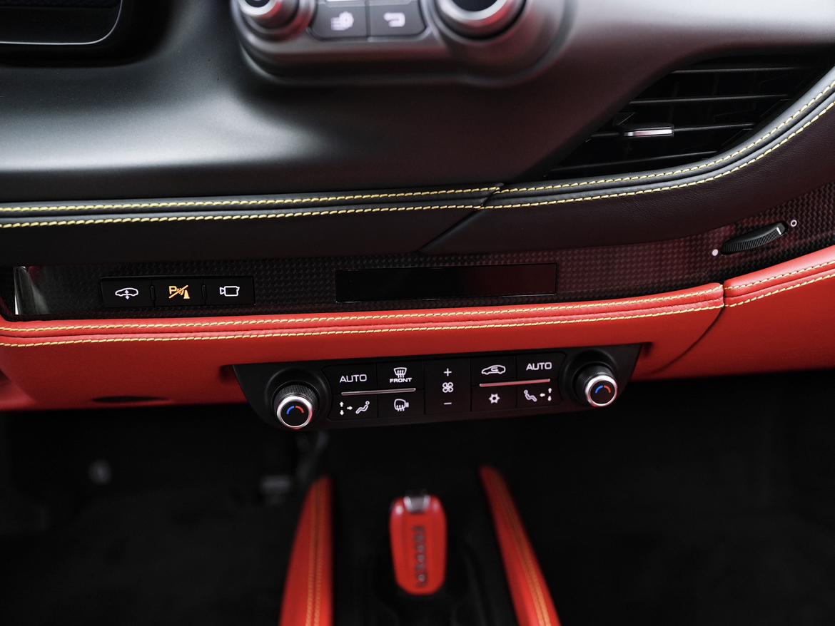 Ferrari F8 2021 thumb 5