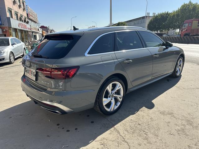 Audi A4 2022 thumb 3