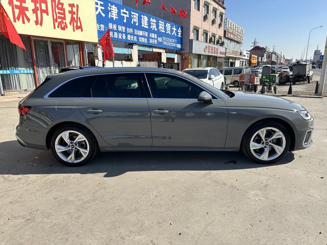 Audi A4 2022 thumb 4