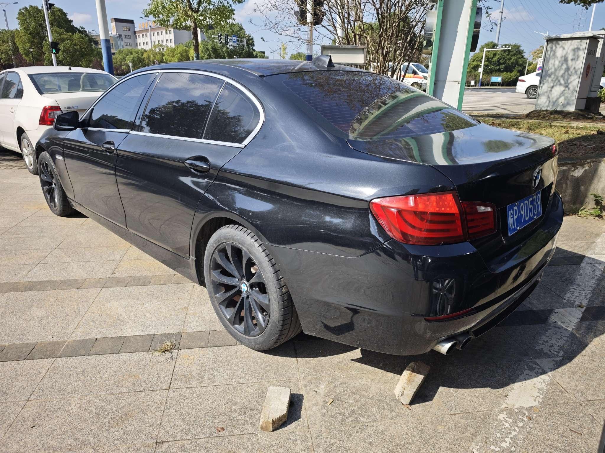 BMW 5 серии 2012 thumb 11