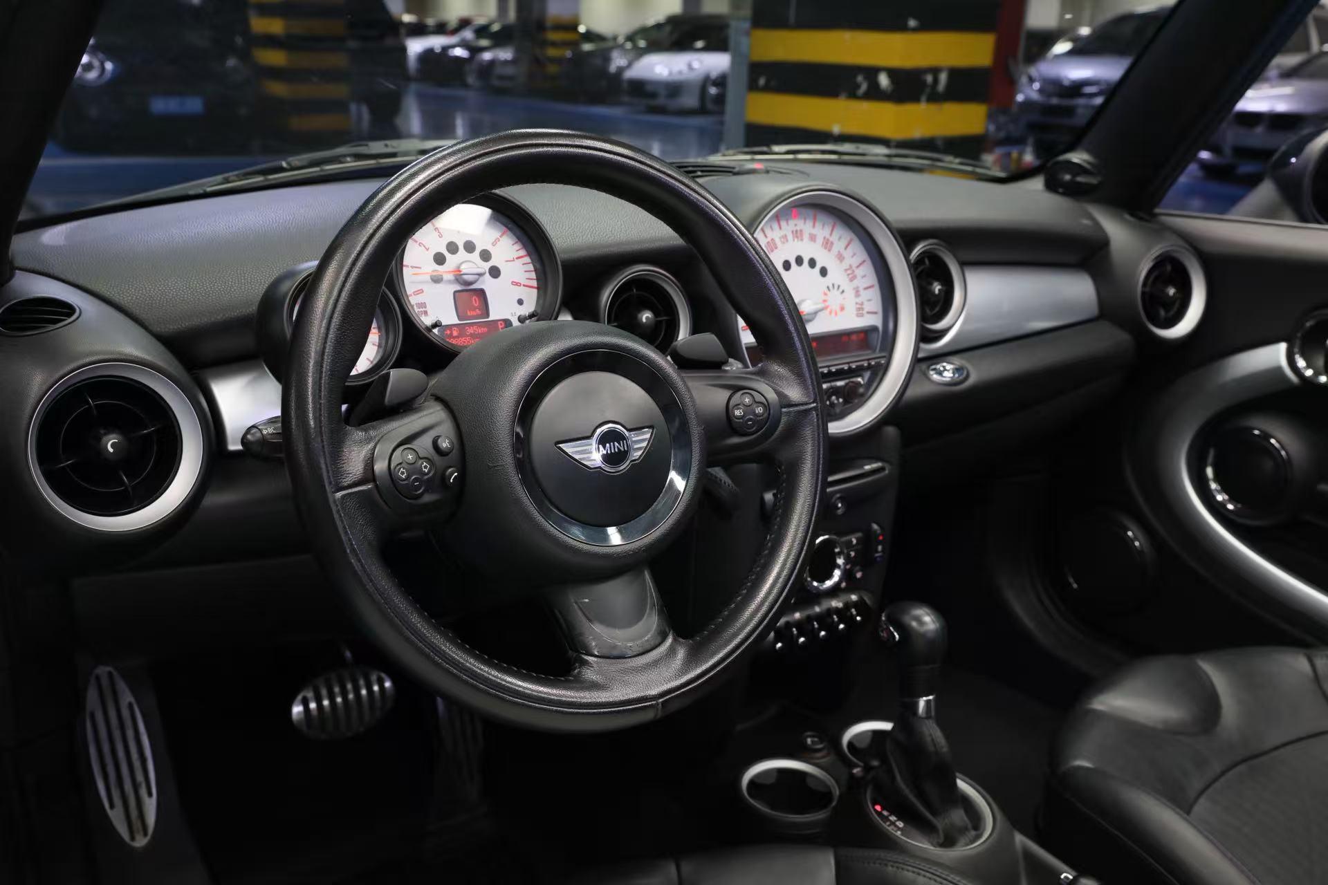 Mini Hatch 2011 thumb 9