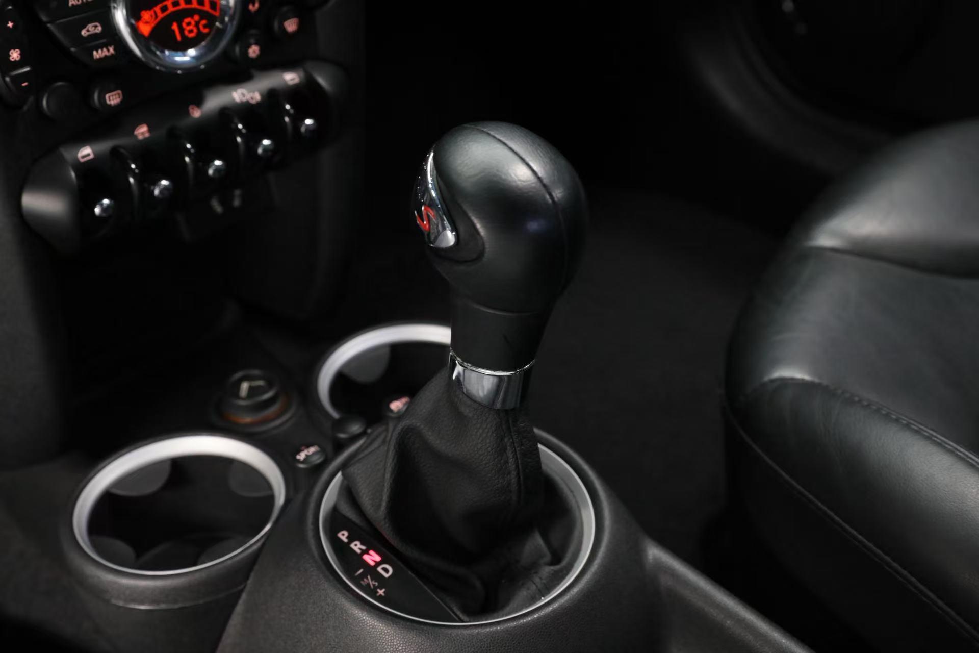 Mini Hatch 2011 thumb 11