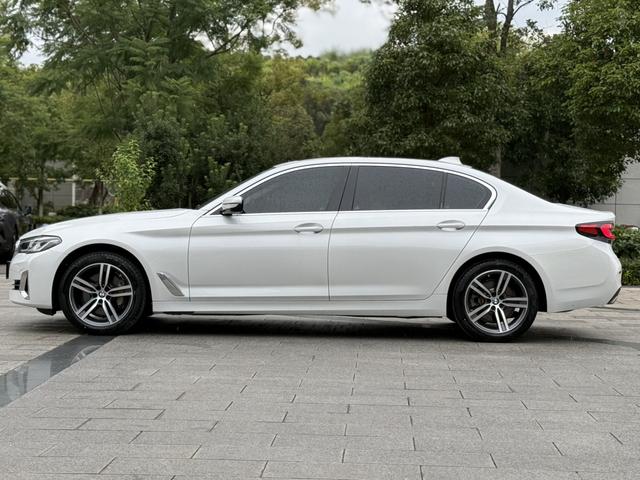 BMW 5 серии 2023 thumb 2