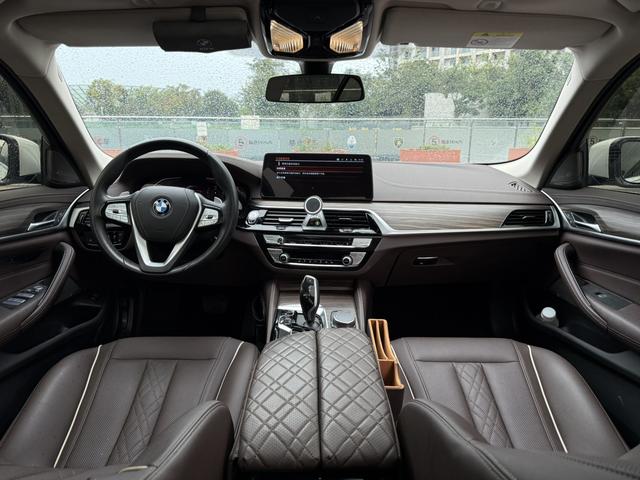 BMW 5 серии 2023 thumb 9