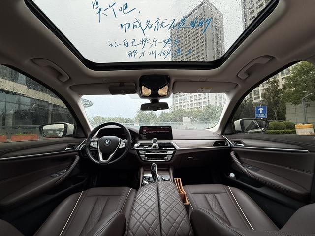 BMW 5 серии 2023 thumb 10