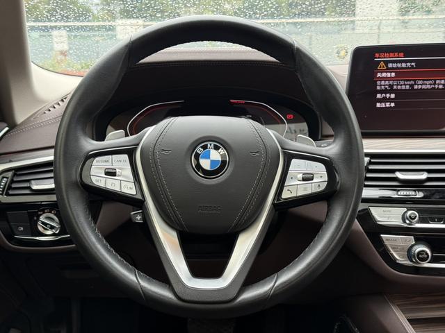 BMW 5 серии 2023 thumb 11