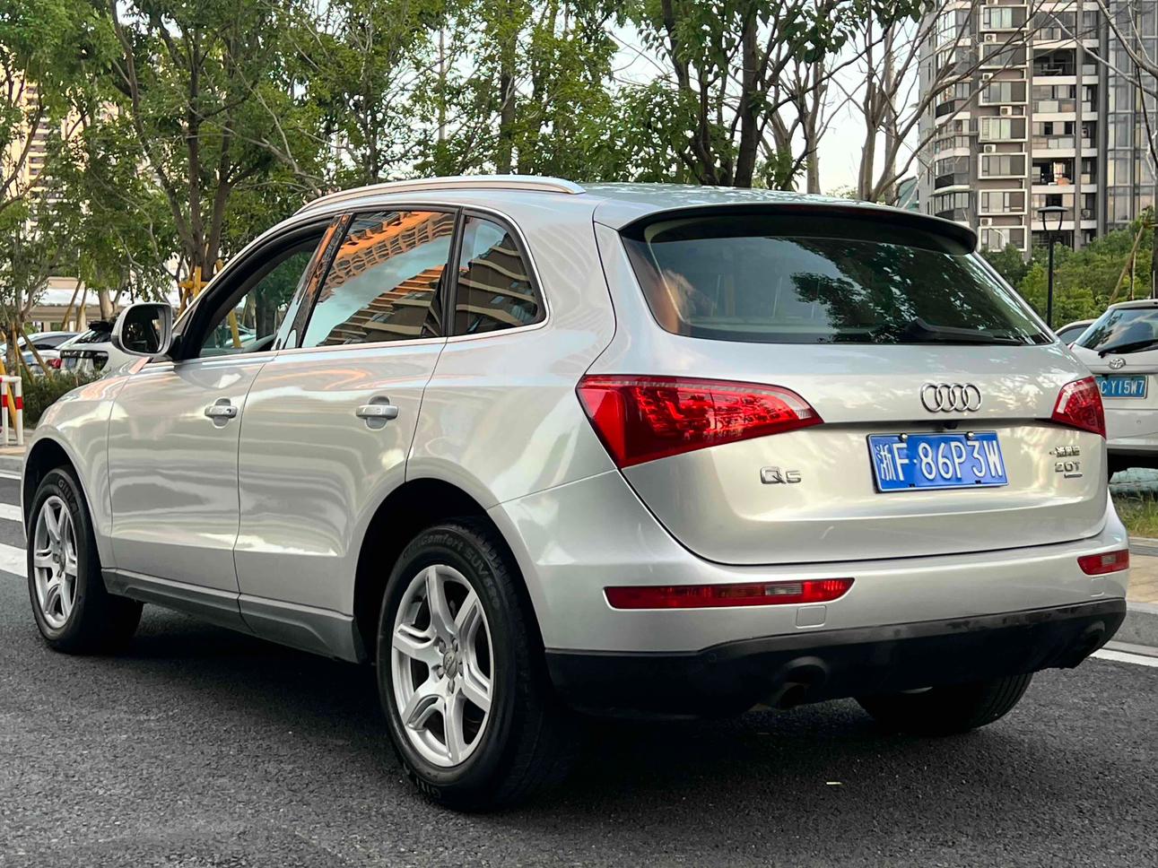 Audi Q5 2012 thumb 3