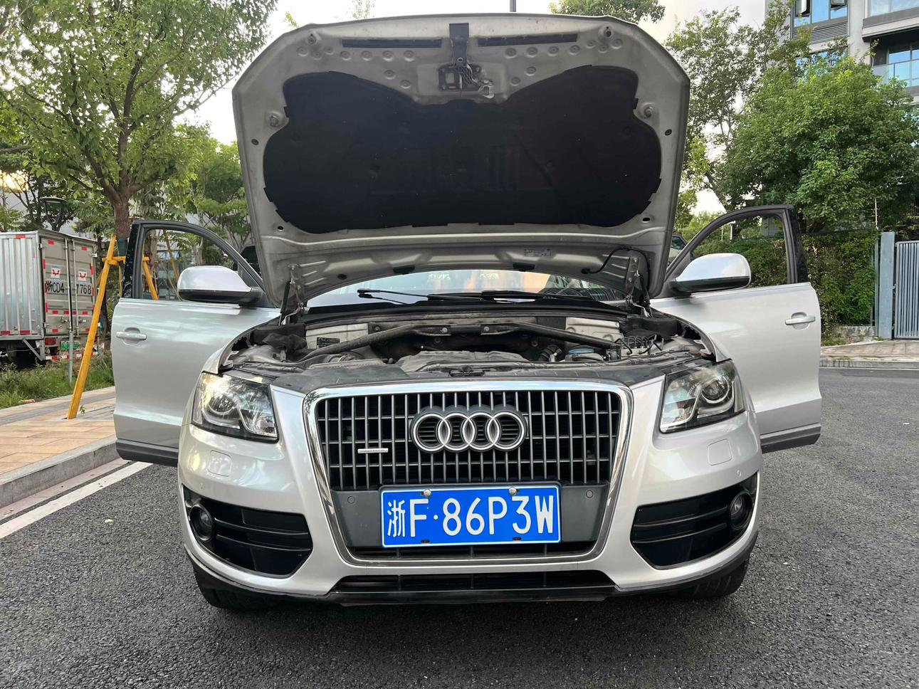 Audi Q5 2012 thumb 10